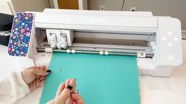 Cutting and Transferring HTV With No Transfer Sheet (Silhouette Tutorial) -  Silhouette School