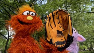 Sesame Street Episode 4423. Murray's ready for school, and Ovejita is with him. They go baseball school.