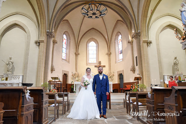 photo sortie des mariés mariage cérémonie religieuse église