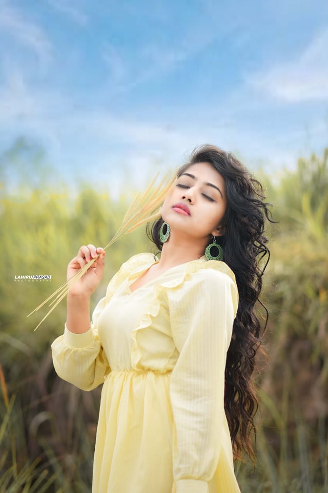 beautiful model girl Thanuji Manishika Lahiru Prasad outdoor Photography