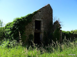 urbex-ferme-adrien-croix-funeraire-jpg