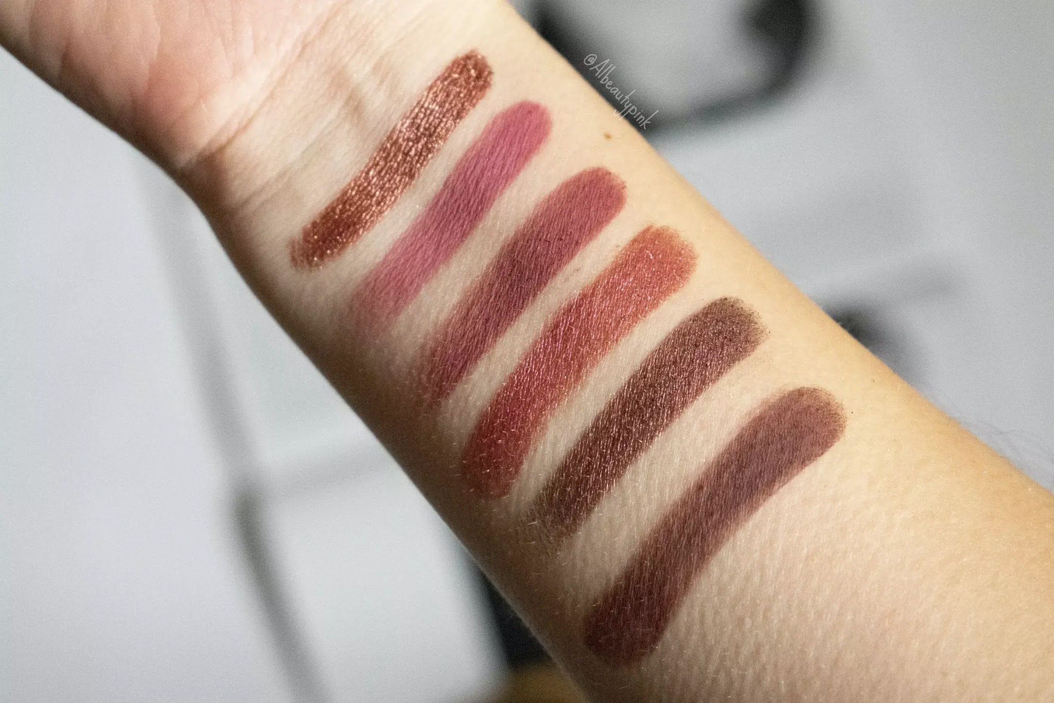 Naked Cherry de Urban Decay swatches 2