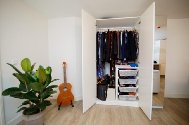 simple wardrobe designs for small bedroom