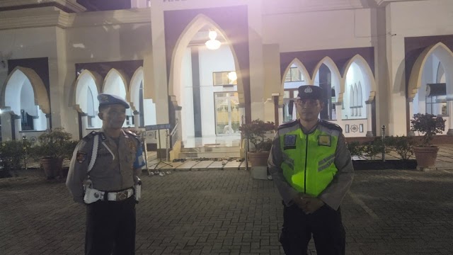 Polsek Tebing Tinggi Rutin Pengamanan Sholat Tarawih