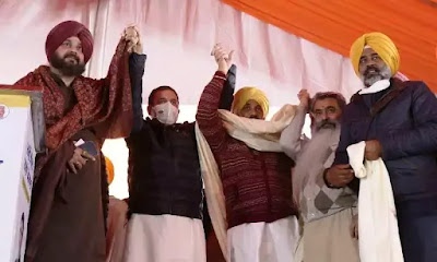 Rahul gandhi with Punjab Congress chief Navjot Singh Sidhu and Chief Minister Charanjit Channi.