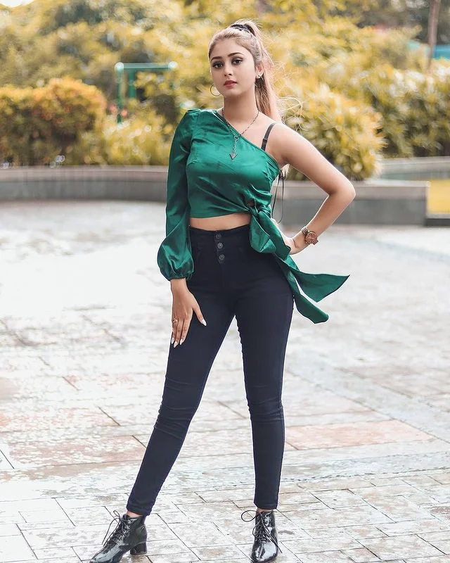 Sana Eslam Khan hot and sexy Butt | Indian hot Model And Social media influencer Sana Eslam Khan hot and gorgeous looks