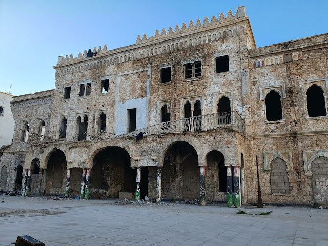 Το ιστορικό κέντρο της πόλης Βεγγάζη στη Λιβύη έχει καταστραφεί λόγω των συνεχιζόμενων πολέμων στην περιοχή. [Credit: World Monuments Fund]