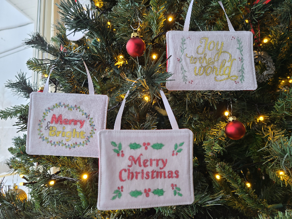 Christmas greetings ornaments | DevotedQuilter.com