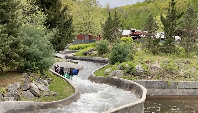 Thunder Rapids Ride Lake Compounce Water Raft Attraction