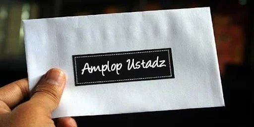 Apakah penceramah agama yang menerima amplop Apakah penceramah agama yang menerima amplop, bisa kita katakan telah menjual agama?