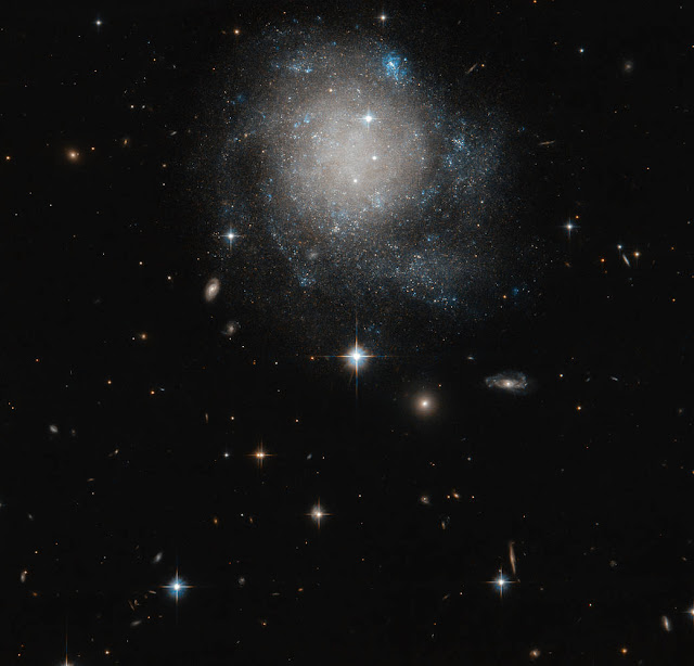ugc-12588-galaksi-spiral-yang-mirip-roti-gulung-kayu-manis-informasi-astronomi