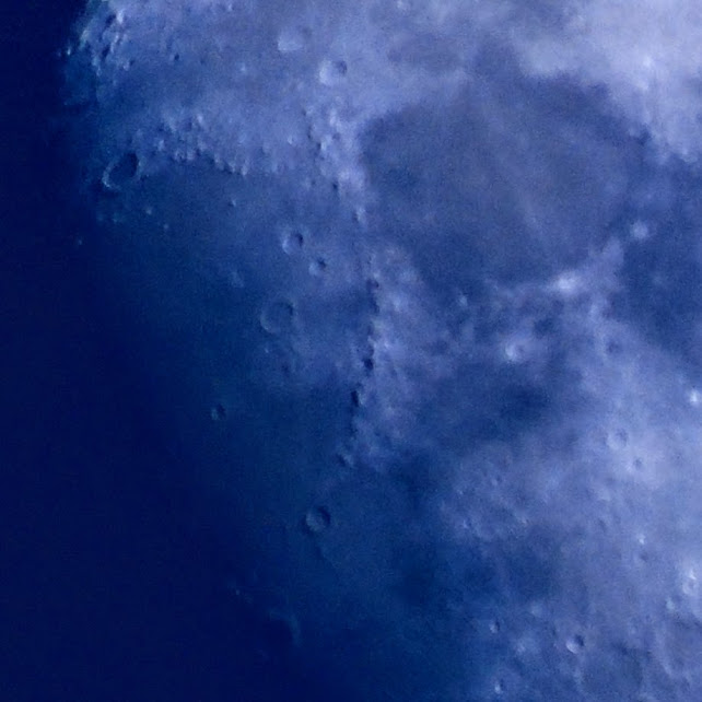 the Moon / la Luna / Луна