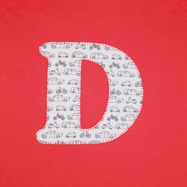 camiseta personalizada con inicial D