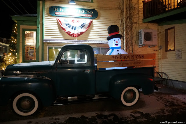 Camioneta de Navidad en Kennebunk, Maine