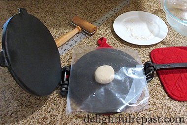 How to Make Homemade Flour Tortillas (with or without a tortilla press)  / www.delightfulrepast.com