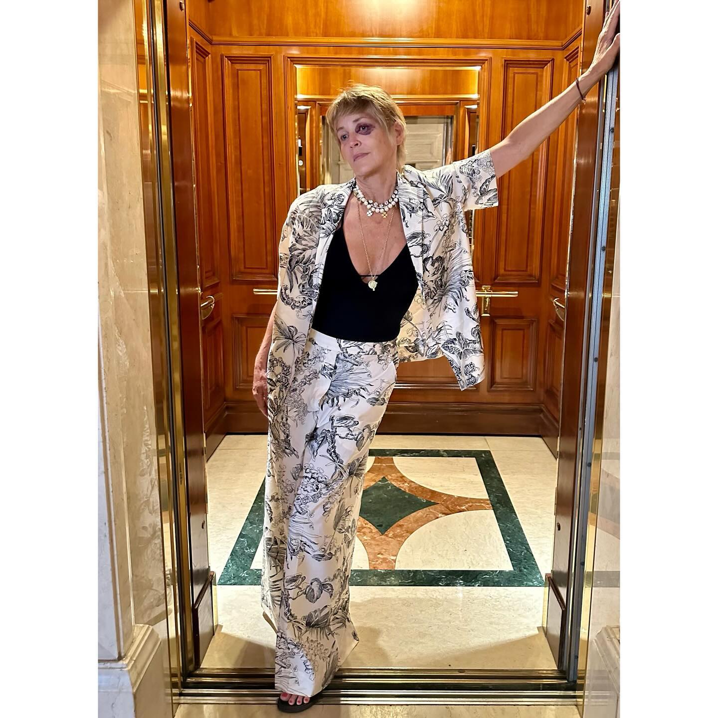 Sharon Stone Reveals Black Eye Incident During Trip to Turkey: Fans Relieved After Actress Explains Mishap Sharon Stone, renowned for her roles in films like "Basic Instinct" and "Catwoman," recently sparked concern among fans after she appeared on social media with a noticeable black eye. The 66-year-old actress took to Instagram to share a photo of herself sporting the bruise during a trip to Turkey, which naturally led to a flurry of worried comments from her followers.