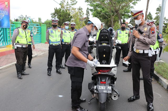 Catat ! Warna Pelat Kendaraan Bermotor yang Berlaku di Indonesia, Warna Biru untuk Kendaraan Listrik 