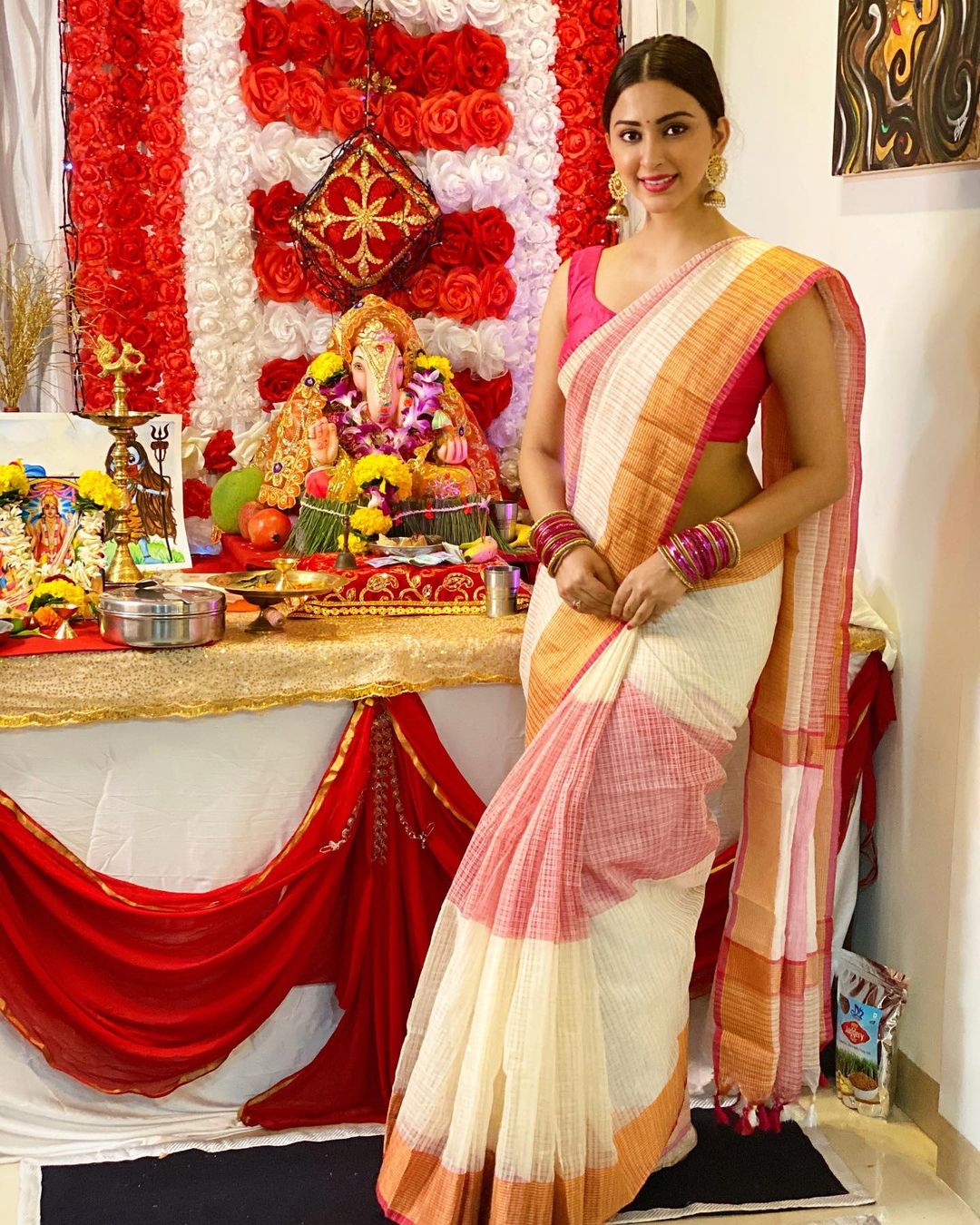 Eshanya Maheshwari's White Saree with Pink Blouse for Ganesh Chaturthi