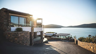 house-near-water-body