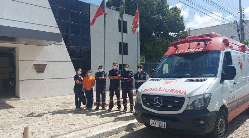 Enfermeiros do SAMU de Catolé do Rocha realizaram manifestação em frente a prefeitura, nesta quarta