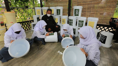 Yana Kunjungi Warbon Cipadung Kulon Tempat Bermain Sambil Belajar