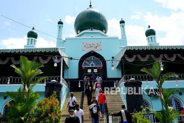 Para jamaah Masjid Syuhada, sumber: republika.co.id