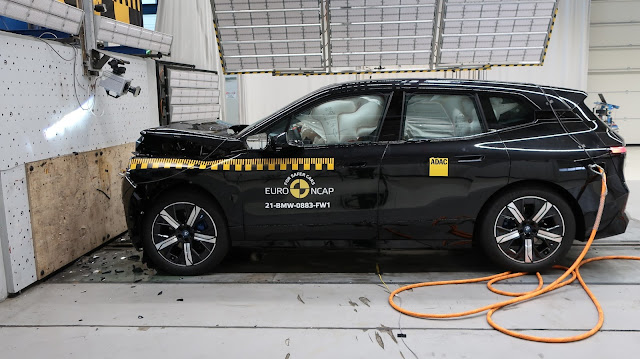 بي إم دبليو آي إكس BMW iX تحصل على تقييم السيارة الأكثر أماناً وحماية في اختبار التصادم