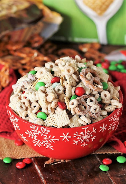 Bowl of White Chocolate Reindeer Chow Image