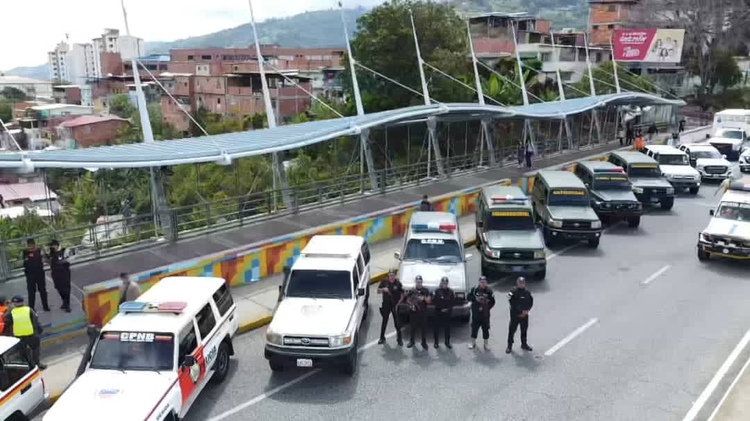 Organismos de seguridad y prevención desplegados en viaducto Campo Elías