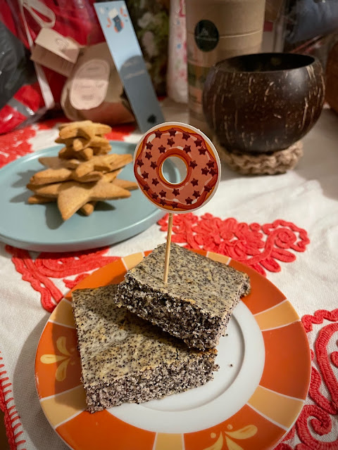 Poppy seed cake