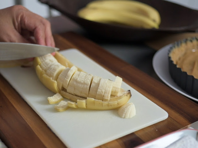 Slice bananas