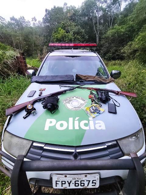Policia Ambiental flagra caça ilegal em Iguape