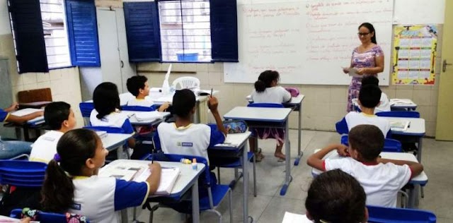 PEC isenta prefeitos e governadores que não fizeram gasto mínimo em educação