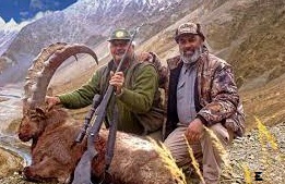 American citizen hunts for  160,000 in Markhor in Chitral.