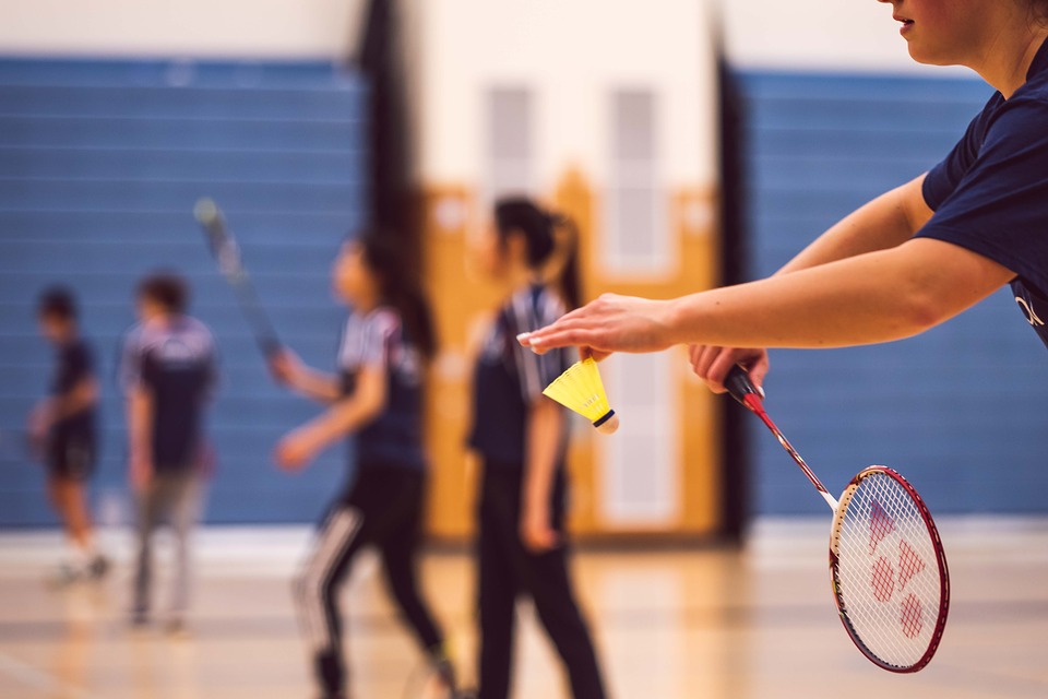 badminton badminton,side court intercepted badminton,intercepted,singles,doubles,badminton badminton racquet sport,played shuttlecock aim game,hit shuttlecock the players