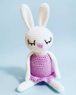 PATRON GRATIS CONEJA AMIGURUMI 48843 🐰