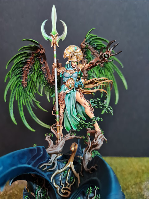 Alarielle the Everqueen