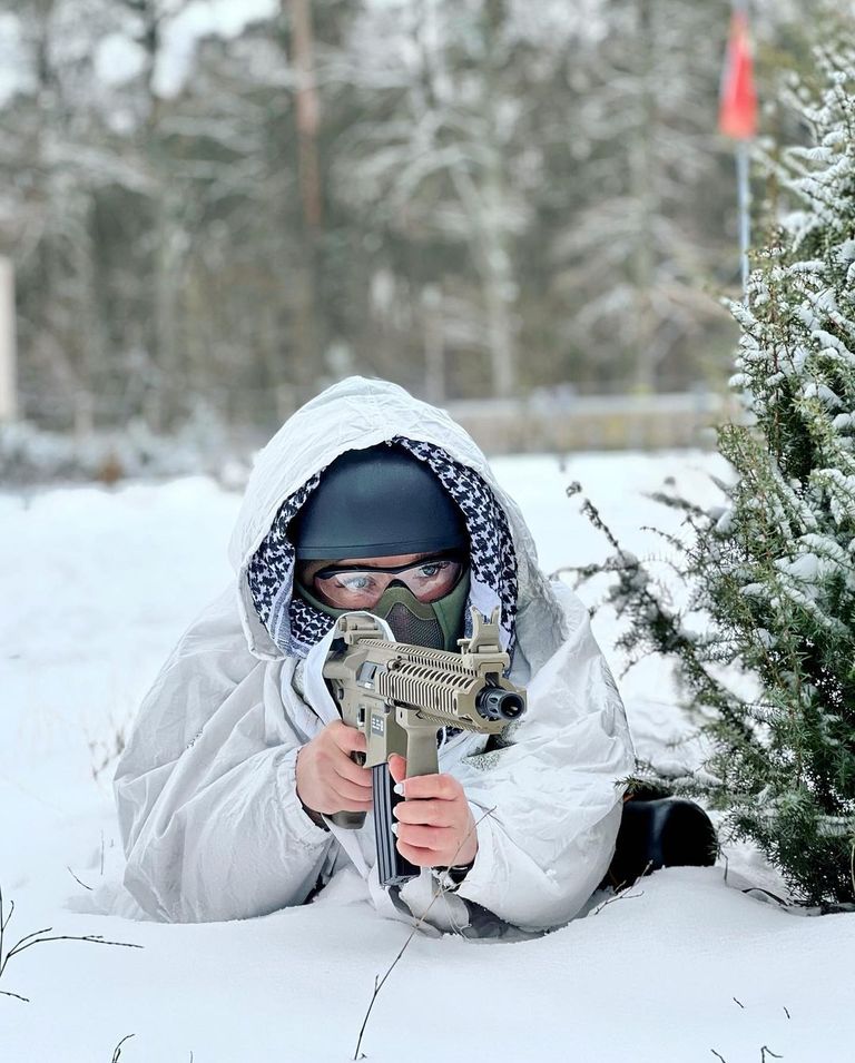 Anastasia Lina, the former Miss Ukraine, did not join the army, and her pictures with weapons were taken from the "Game" Where many pages, news sites and satellite channels circulated pictures of the former Miss Ukraine, Anastasia Lina, carrying a weapon, claiming that she was involved in the process of defending her country in the Russian-Ukrainian crisis.  By research and verification, it turns out that this claim is misleading, as the pictures of Anastasia Lina, circulating before the declaration of the Russian-Ukrainian war, while practicing her favorite sport, airsoft.  And airsoft is a team game in which participants eliminate competitors by hitting them with rubber or colored plastic projectiles, and it is played with fake weapons and pistols.  Contrary to what was promoted by many media platforms, the former Miss Ukraine did not join the army, which she confirmed herself through a post on her Instagram account.  And the pictures circulating on the Internet of the former Miss Ukraine with arms, were published on February 22, 2022, two days before the start of the war.  Anastasia Lina, on Instagram, posted a video of the events of the war in Ukraine, and commented: Because of the current situation I want to talk! I am not a military, I am just an ordinary woman, like all the people in my country, I appreciate all the attention and support for my country, and for the Ukrainian people , which is struggling against Russian aggression.  The ex-Miss Ukraine added all the pictures on my profile to inspire people, I don't do any publicity, except to show the strength of Ukrainian women, I'm an Airsoft player, for years, you can search on Google to find out what Airsoft is.  At the conclusion of her message, the former Miss Ukraine called for an end to the ongoing war, saying: I am talking to all the people in the world and I ask everyone to stop the war in Ukraine.  On September 19, 2021, former Miss Ukraine Anastasia Lina published pictures of her participation in the Airsoft game, during a match simulating the war in Syria, and commented: "An annual ritual that is impossible to live without."