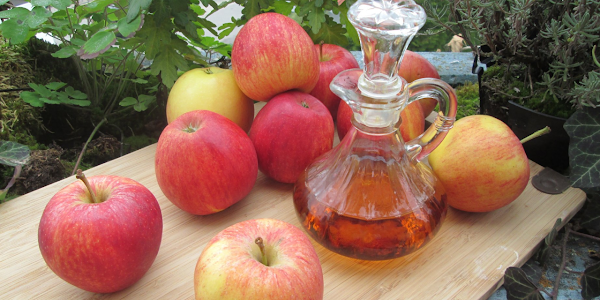 Here’s What Experts Say about Apple Cider Vinegar and Its Health halo