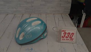 中古品　ライトブルー　サイクルヘルメット　３３０円