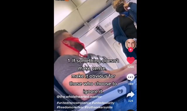 Un uomo viene cacciato dal volo per aver indossato mutandine da donna come maschera, altri passeggeri se ne vanno con lui per protesta