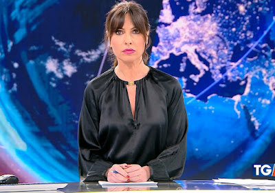 Francesca Cenci telegiornalista tg5 7 marzo 2022