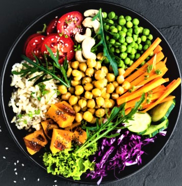 The dinner which consists of only vegetables is very healthy and nutritious.