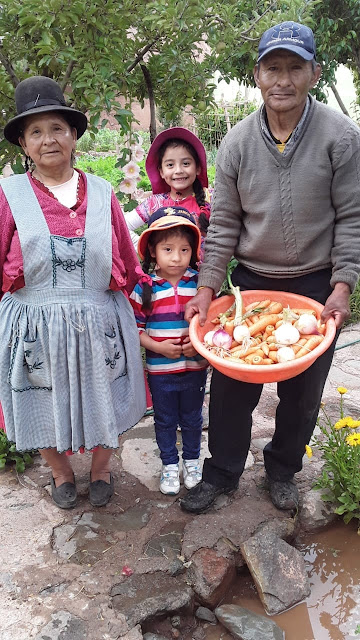 Aus dem Hochlandsommer in Bolivien viel Glück und Segen wünscht Euch Don Miguel aus Esmoraca Bolivien.