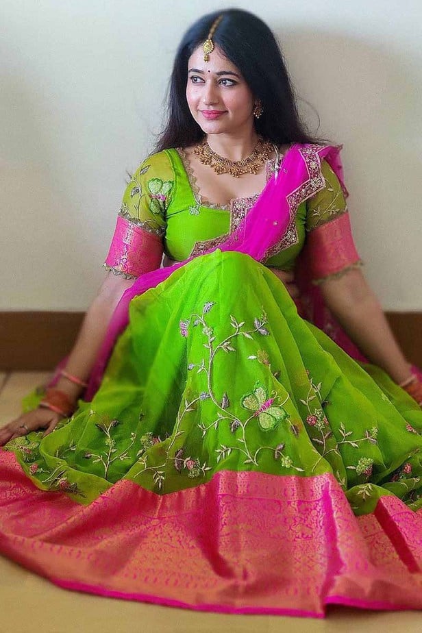 Actress Poonam Bajwa Latest Hot Photoshoot Pics
