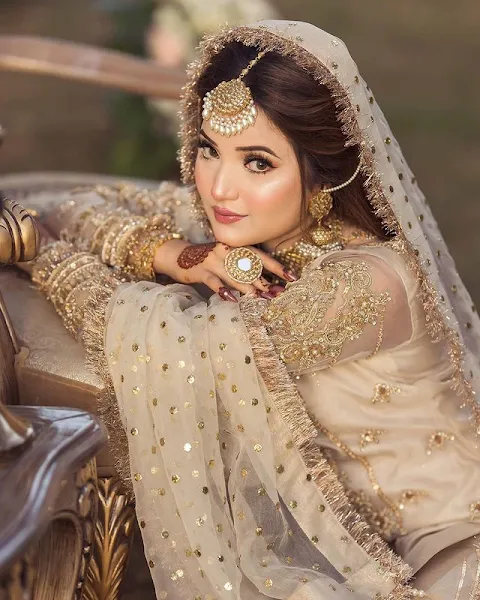 Rabeeca Khan All dolled up in alluring wedding dress by Faiza Salon