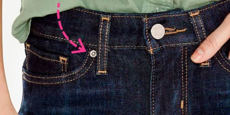 ¿Por Qué Los Pequeños Botones Al Azar En Jeans?