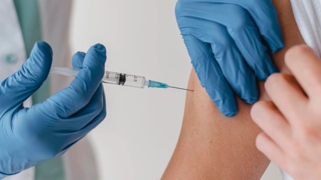 Eunápolis - Secretaria de Saúde intensifica vacinação contra Covid-19 com atendimento noturno e 20 pontos de imunização
