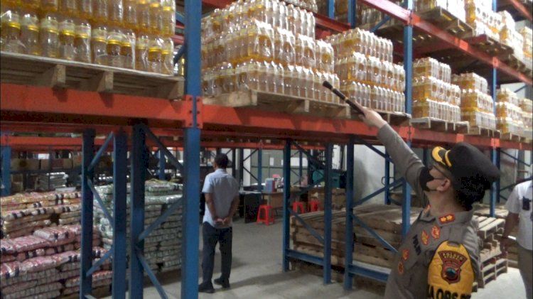 Ribuan Liter Minyak Goreng Ditimbun di Weleri Kendal, Pihak Distributor: Kami sudah Kirim ke Pasar-pasar