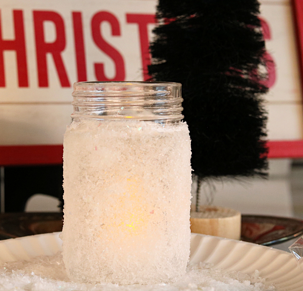easy-fast-holiday-craft-jars-Christmas-mason-candle